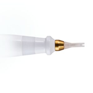 Safe Needle Tip   Possui uma agulha e espaçador descartável que garante a distância adequada para a formação de um plasma estável com alta capacidade de concentração de energia e ablação.
